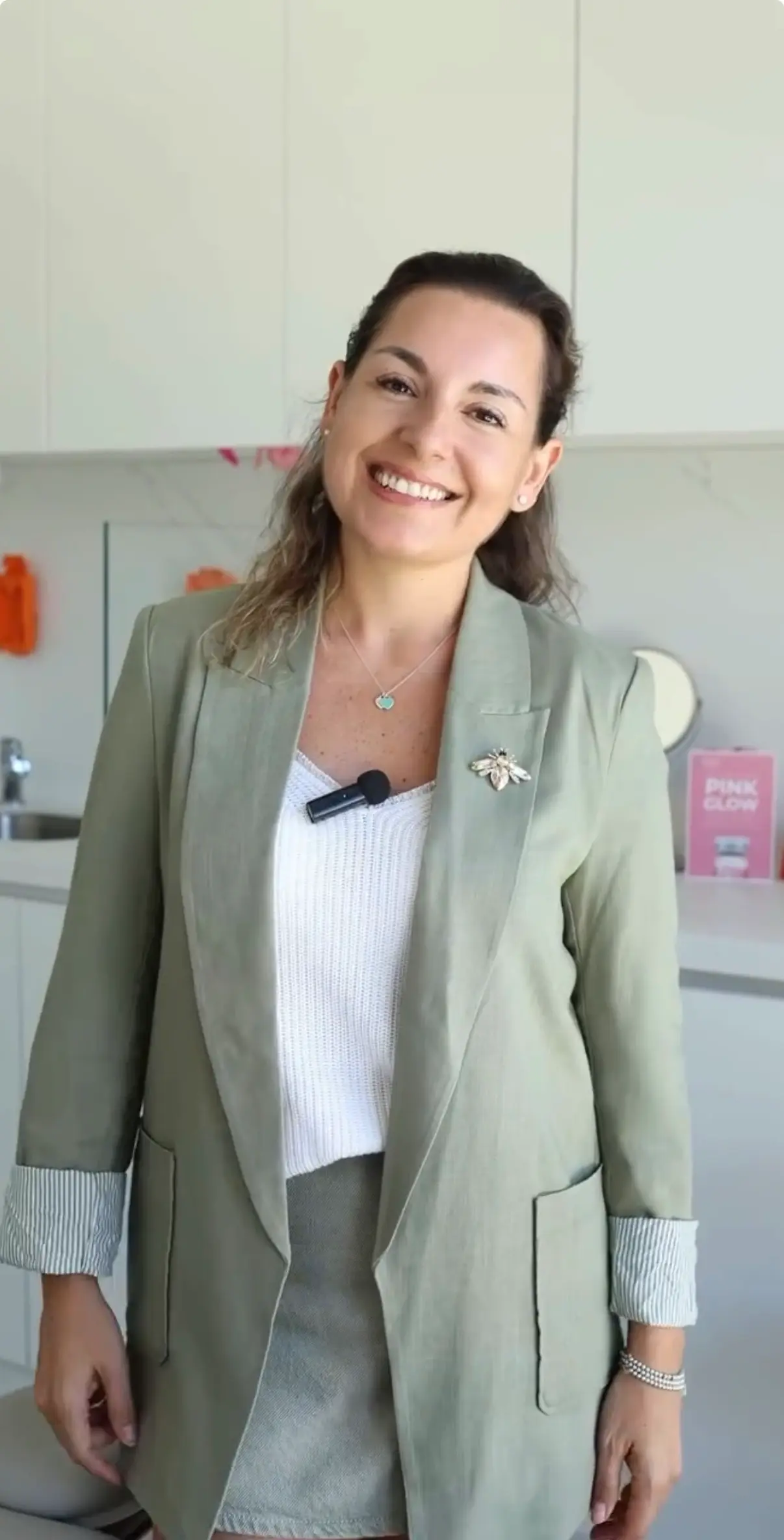 Testimonio de Coni Roberts sobre tratamientos de estética dental con la Dra. Rannveig Grímsdóttir